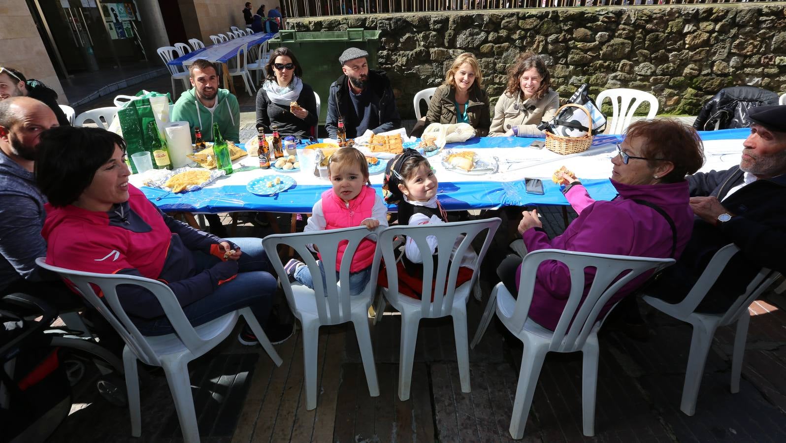 ¿Estuviste en la Comida en la calle de Avilés? ¡Búscate!