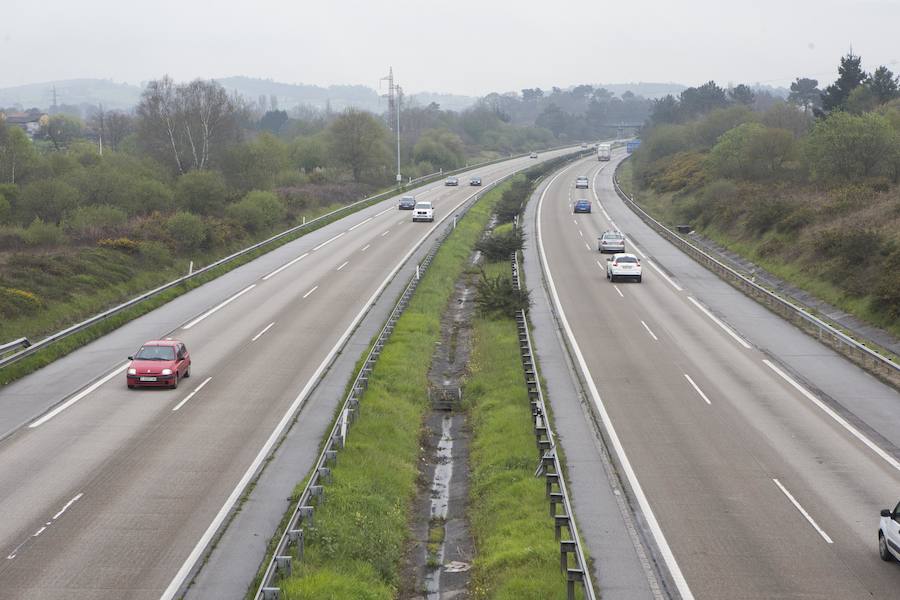 Segunda jornada de retenciones en la &#039;Y&#039; por las obras de reparación del pavimento