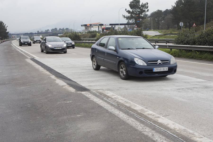 Segunda jornada de retenciones en la &#039;Y&#039; por las obras de reparación del pavimento
