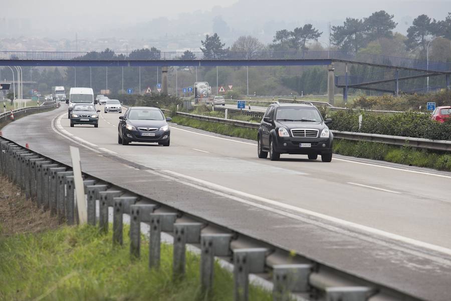 Segunda jornada de retenciones en la &#039;Y&#039; por las obras de reparación del pavimento