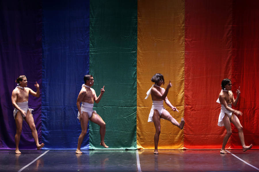 &#039;La cebra danza gay&#039; seduce a México con su espectáculo &#039;XX veces +&#039;