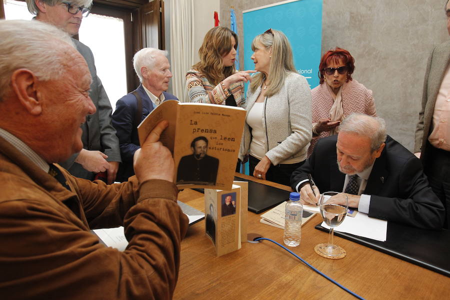 José Luis Balbín, primer Colegiado de Honor del Colegio de Periodistas de Asturias