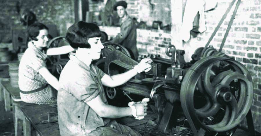 Trabajadoras del taller de la Fábrica de Moreda, 1920.