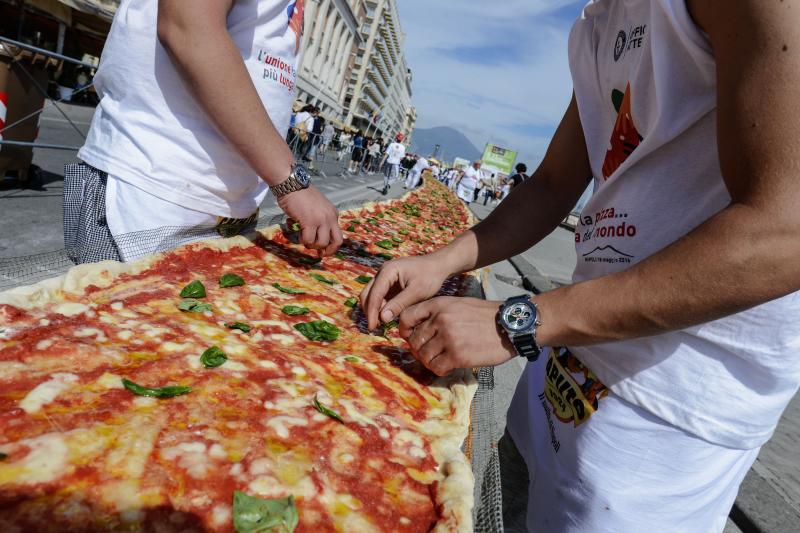 Dos kilómetros de pizza napolitana