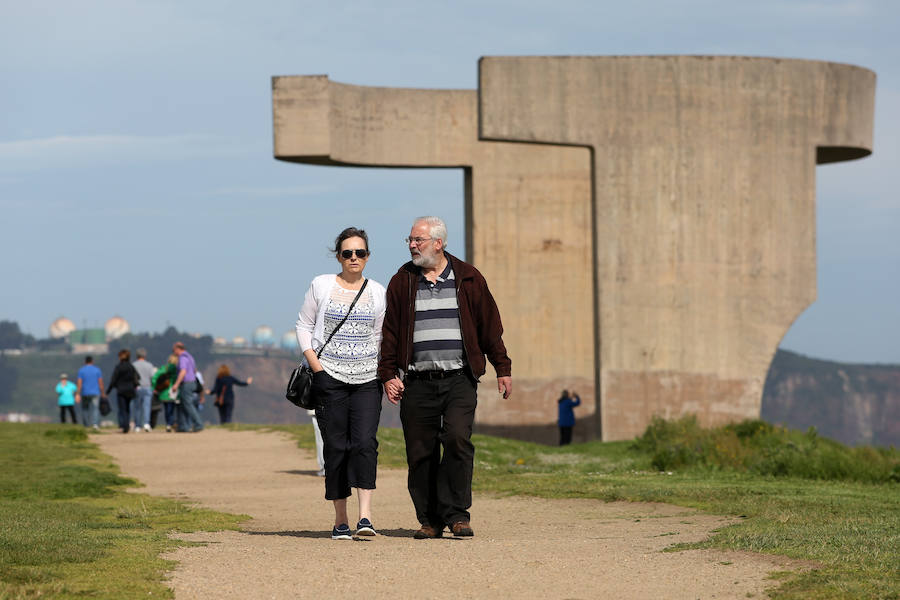 Primera escala gijonesa del &#039;Navigator of the Seas&#039;
