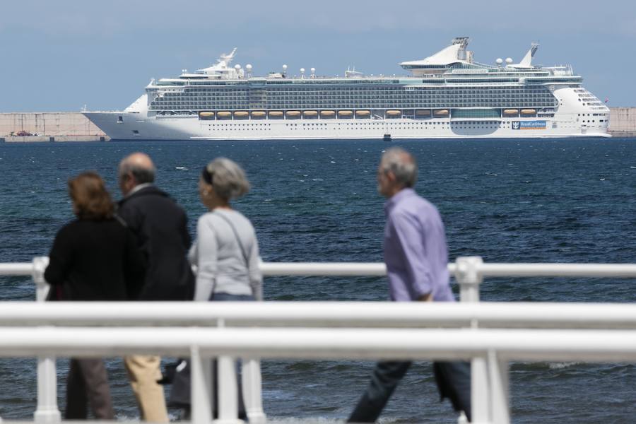 El &#039;Independence of the Seas&#039; vuelve a Gijón