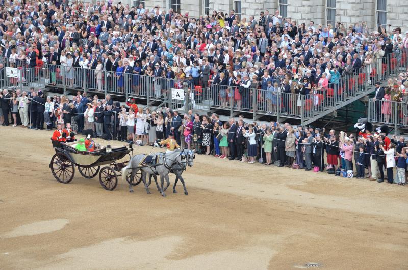 Un desfile para los 90 años de Isabel II