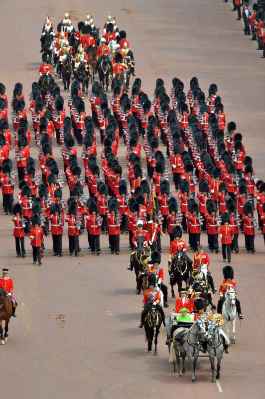 Un desfile para los 90 años de Isabel II