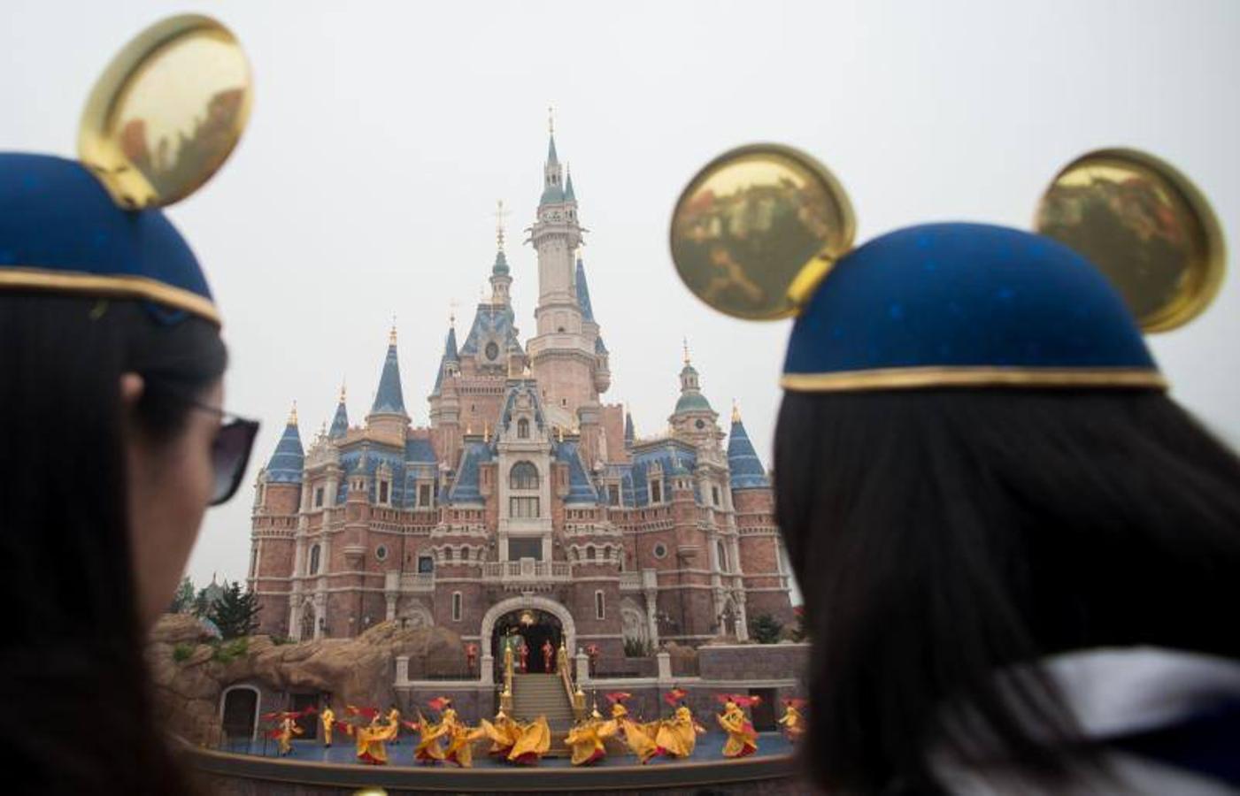 Abre el primer parque de atracciones Disney en China