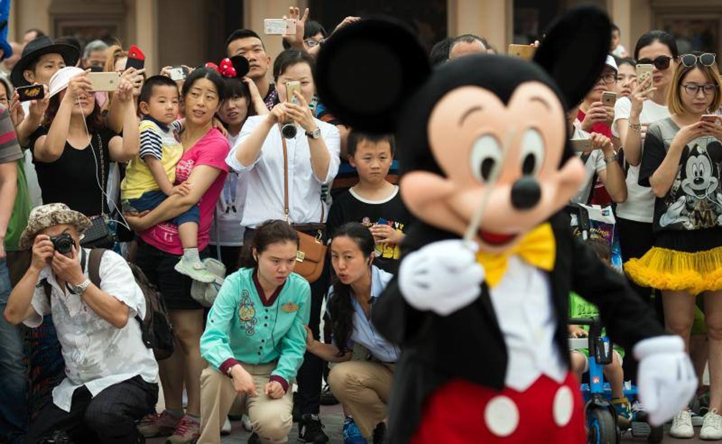 Abre el primer parque de atracciones Disney en China