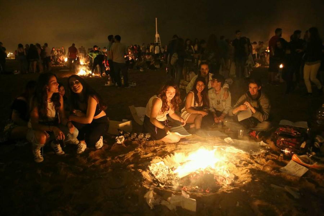 Gijón recibe con fuego al verano