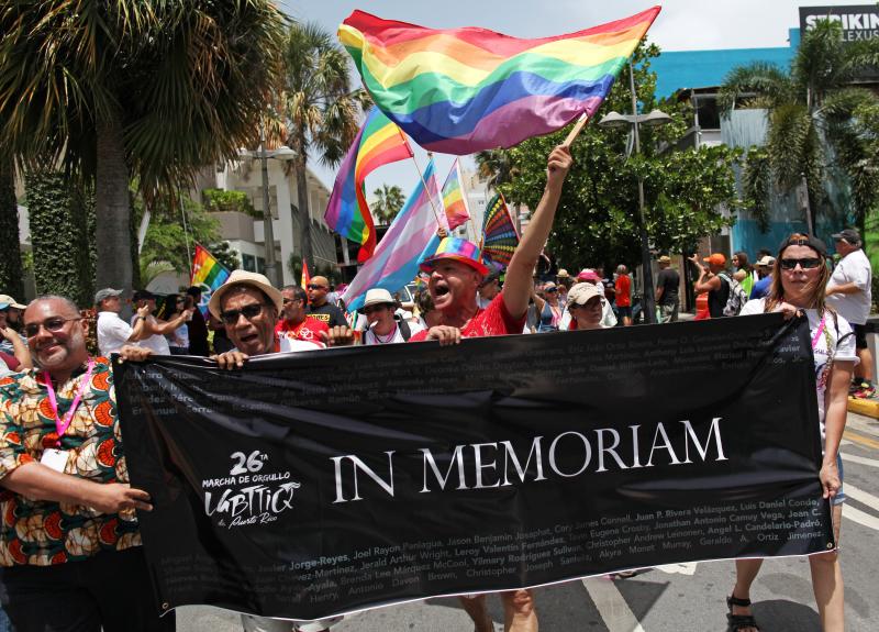 Las marchas del Orgullo colorean las calles