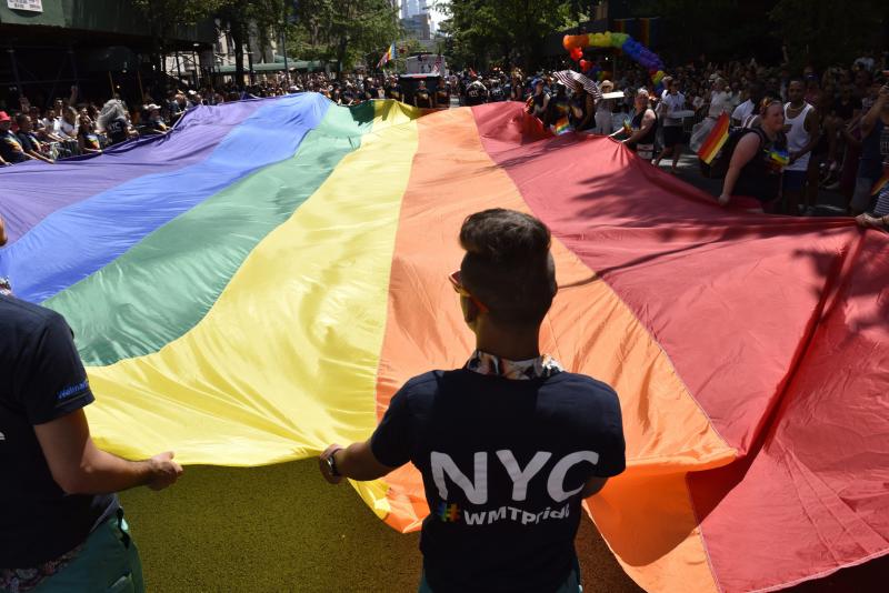 Las marchas del Orgullo colorean las calles