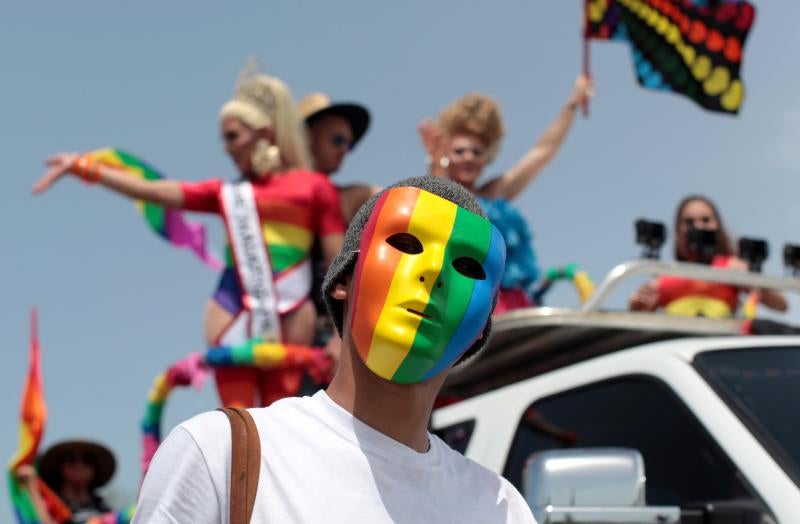 Las marchas del Orgullo colorean las calles