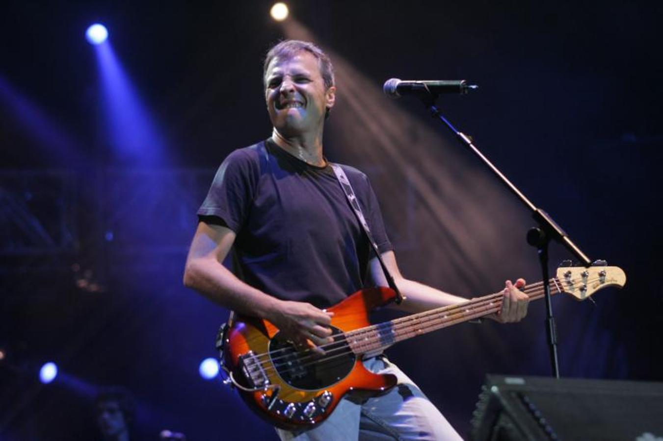 Los Hombres G hacen vibrar el festival Metrópoli de Gijón