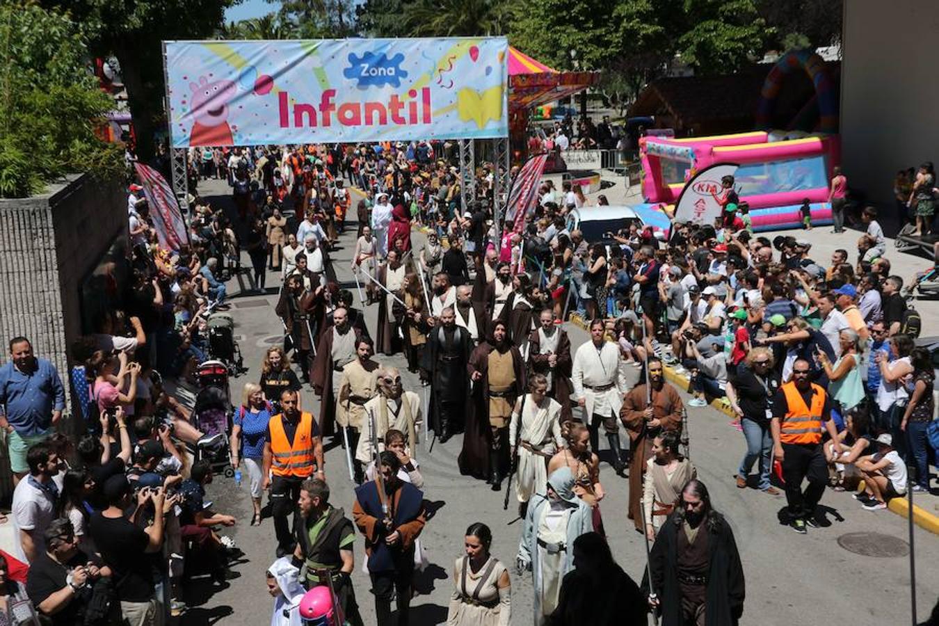 Metrópoli cierra sus puertas con un desfile de Star Wars