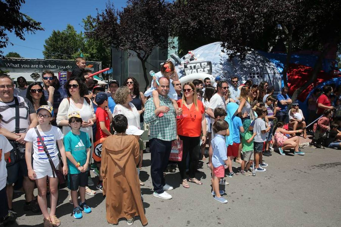 Metrópoli cierra sus puertas con un desfile de Star Wars
