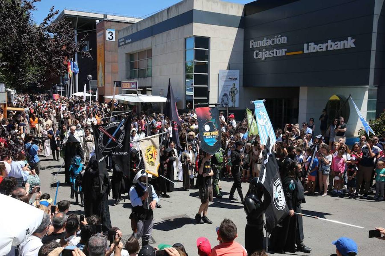 Metrópoli cierra sus puertas con un desfile de Star Wars