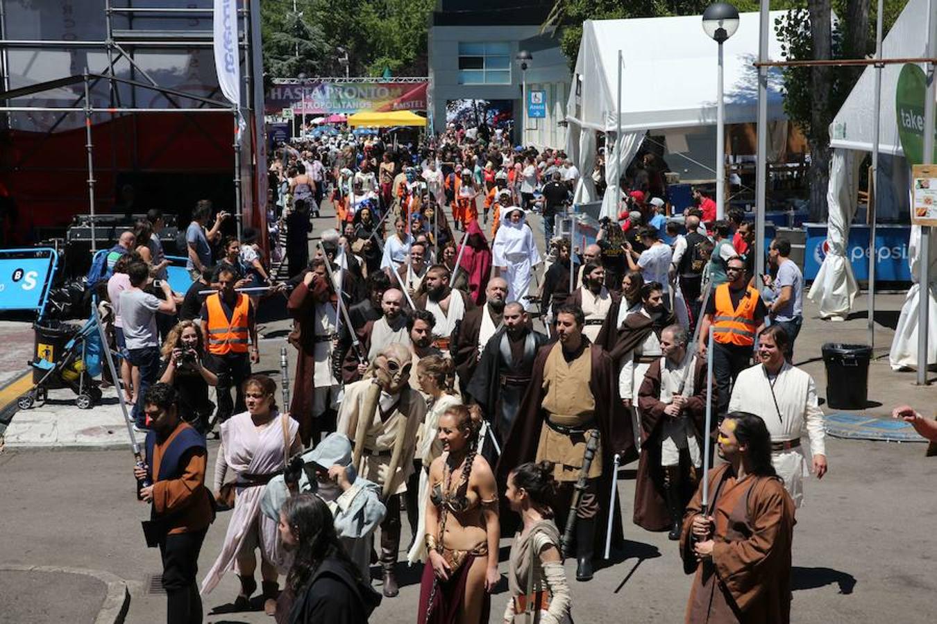 Metrópoli cierra sus puertas con un desfile de Star Wars