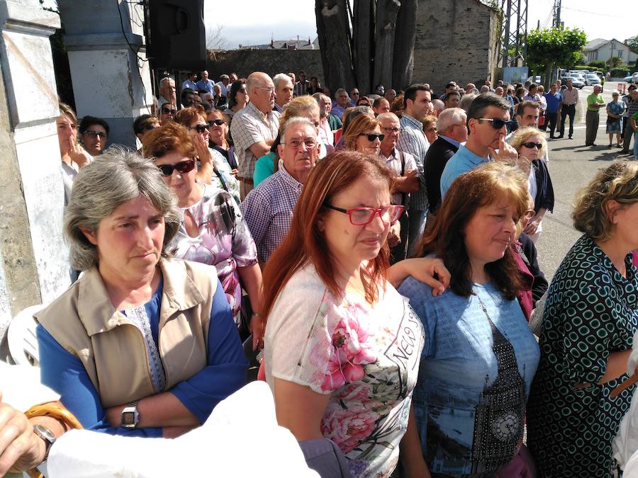 Multitudinario adiós al cura de Valdepares