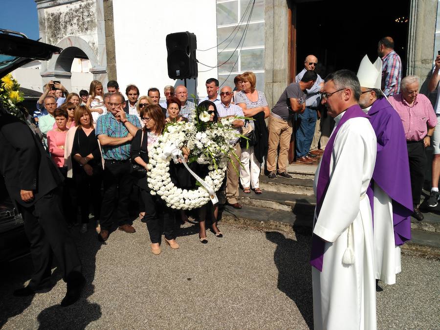 Multitudinario adiós al cura de Valdepares