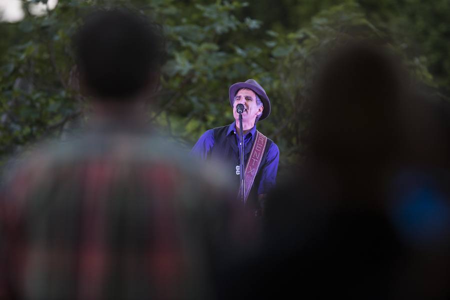 El Botánico se rinde a Mikel Erentxun