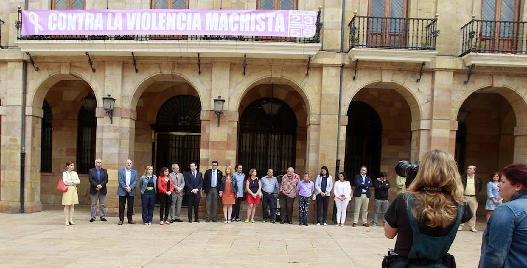 Concentración en Oviedo contra la violencia de género