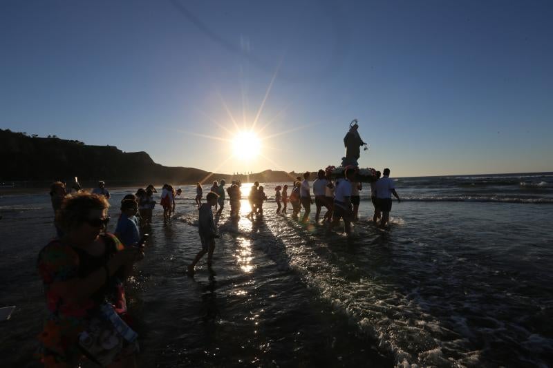 Procesión de la Virgen del Carmen en Salinas