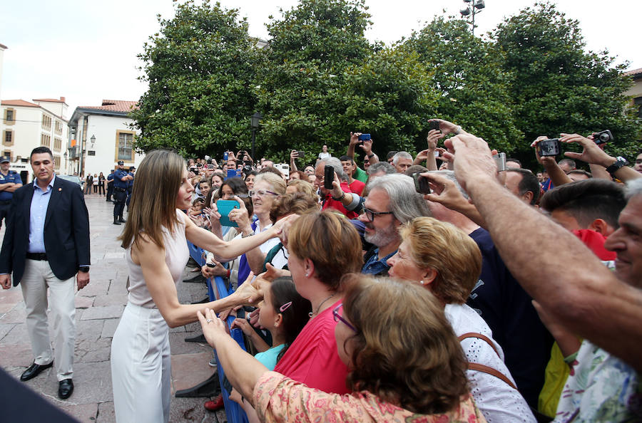 Oviedo recibe a la reina Letizia