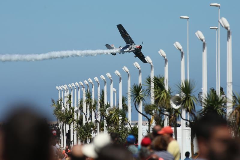 El Festival Aéreo ruge en el cielo de Gijón