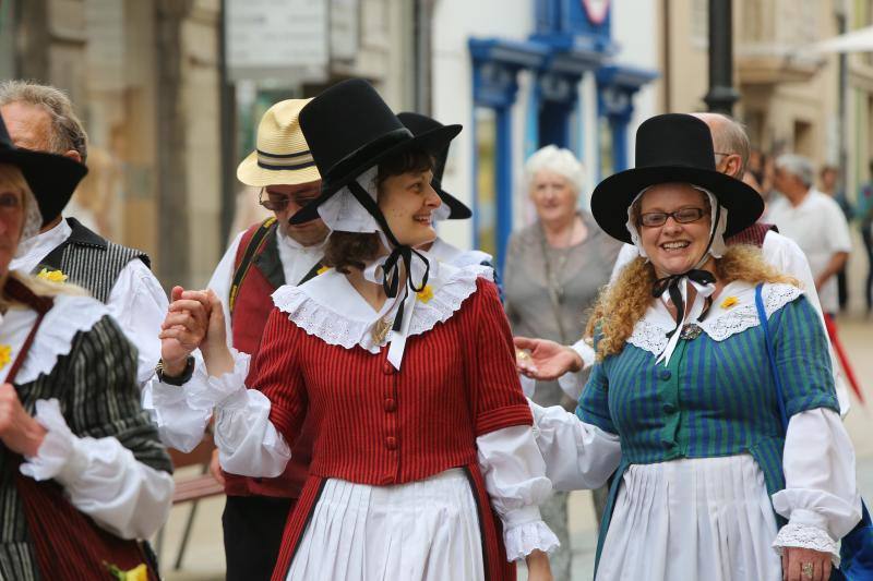 Escocia y Gales invaden Avilés
