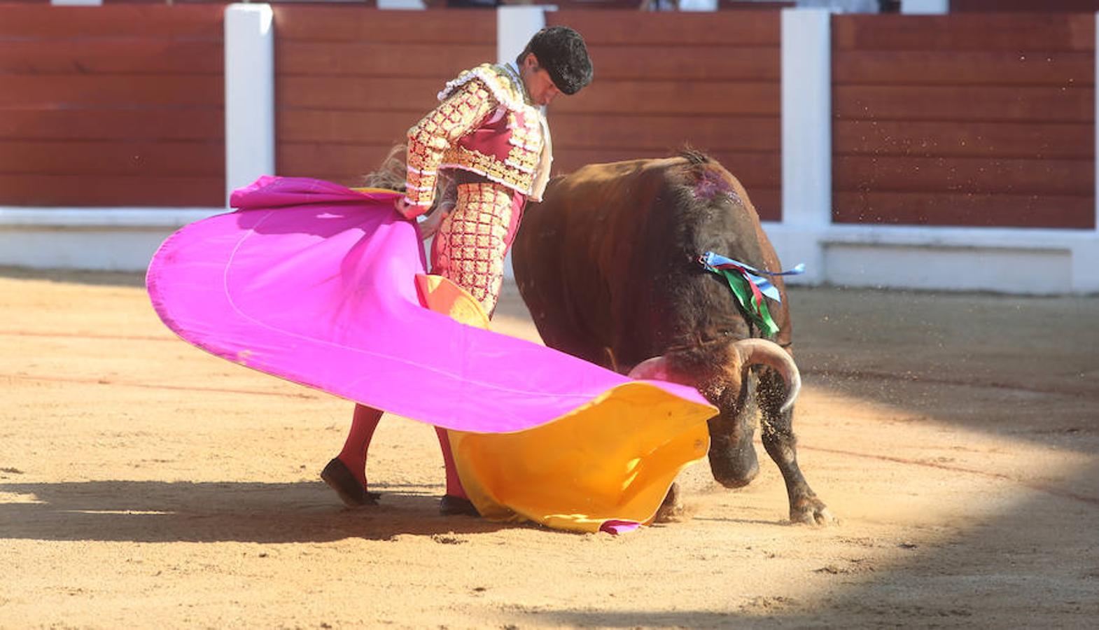 &#039;El Juli&#039; y Perera salen por la puerta grande de El Bibio