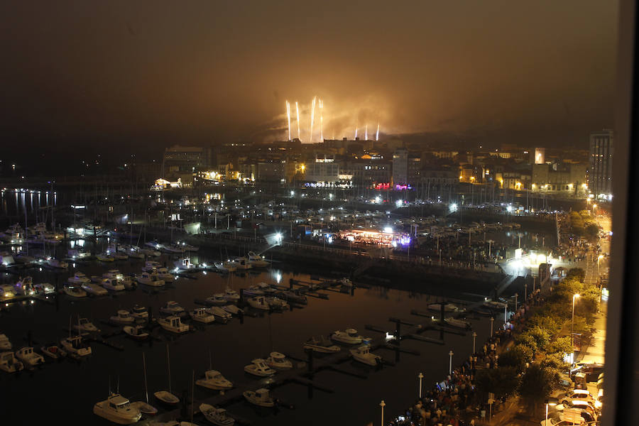 La noche de los Fuegos, en imágenes