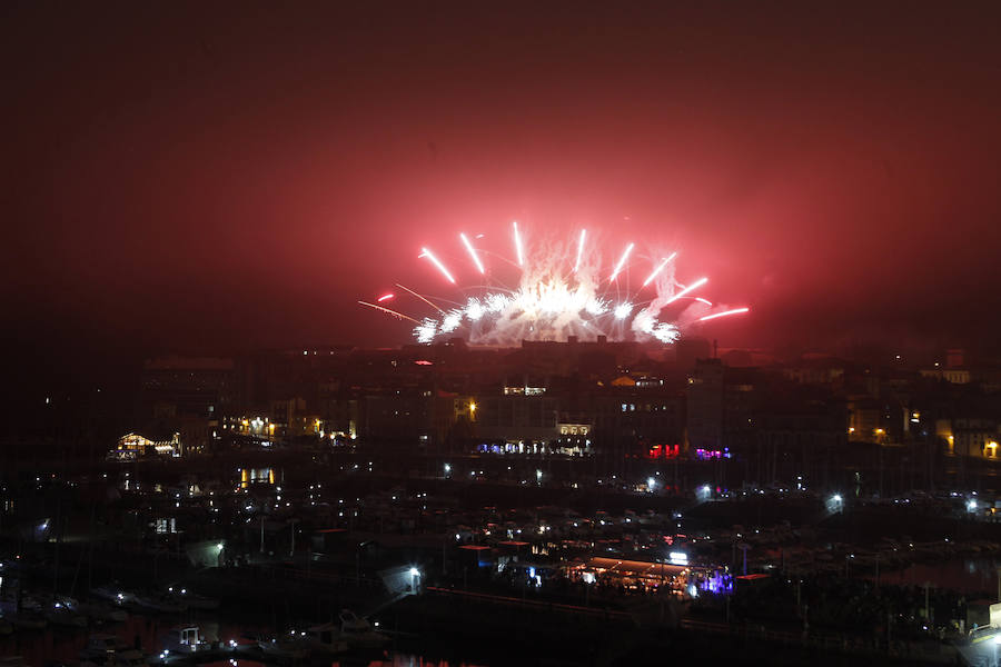 La noche de los Fuegos, en imágenes