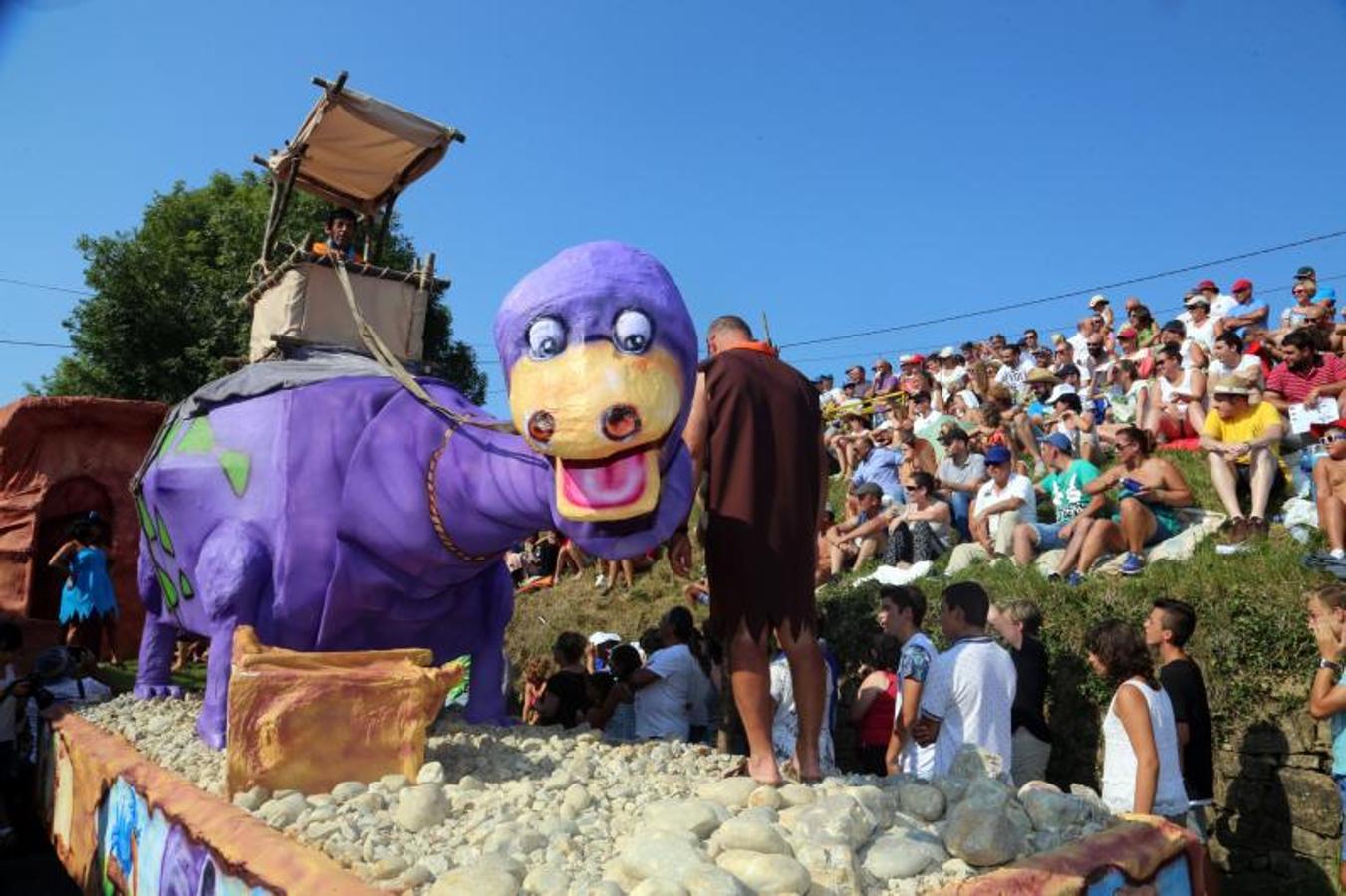 Valdesoto sale a la calle en carroza