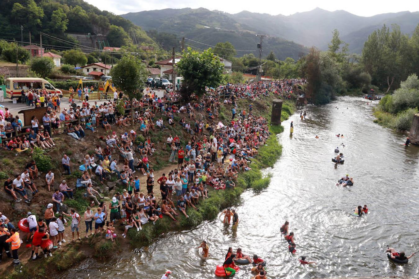 Descenso folclórico del Nalón