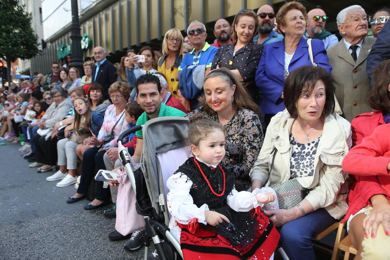 ¿Estuviste en el desfile del Día de América en Asturias? ¡Búscate!