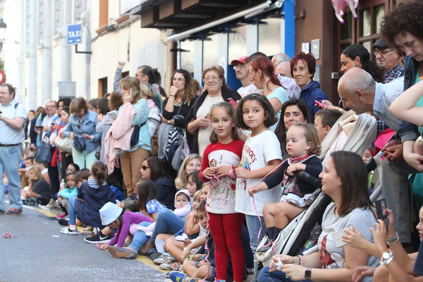 ¿Estuviste en el desfile del Día de América en Asturias? ¡Búscate!