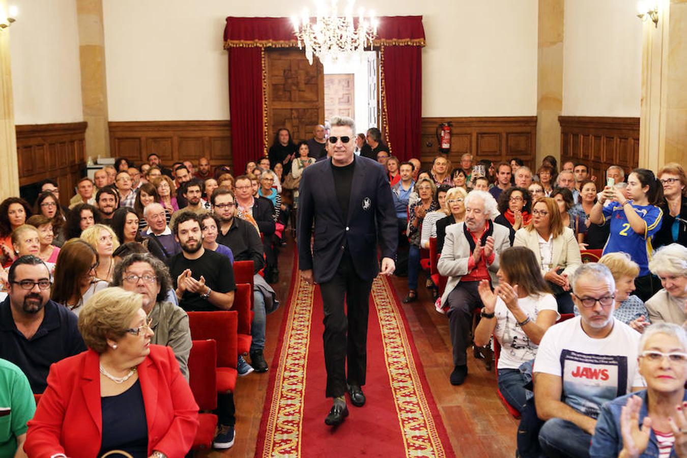 Oviedo homenajea a Tino Casal