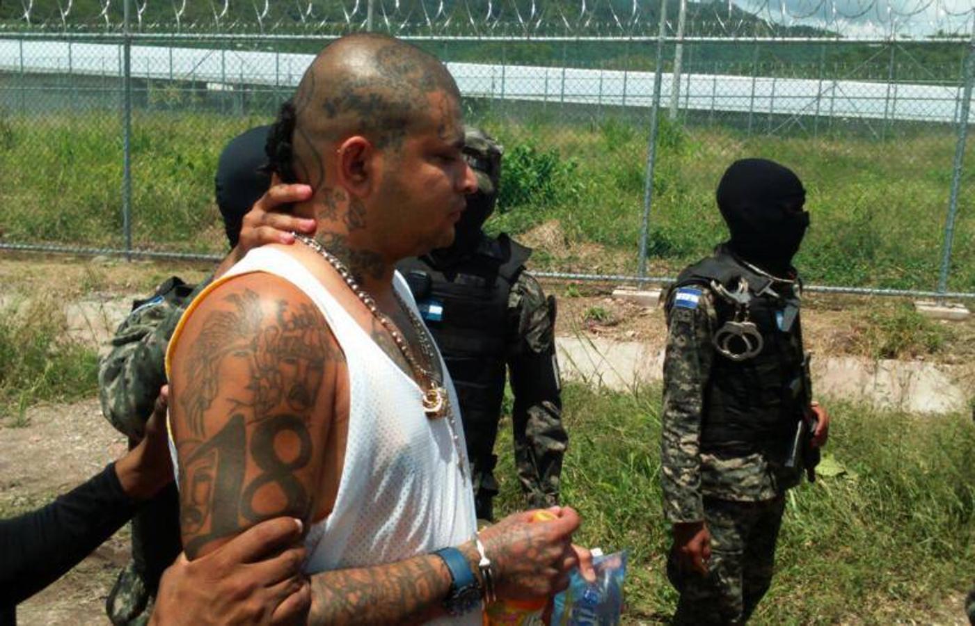 Así es la llegada de presos peligrosos a una cárcel de alta seguridad