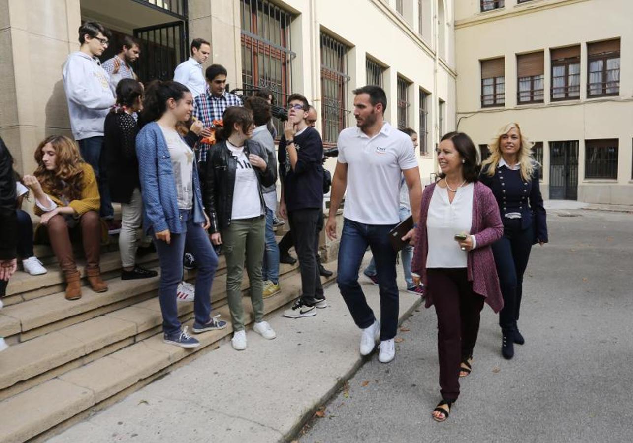 Saúl Craviotto visita el Colegio de la Asunción