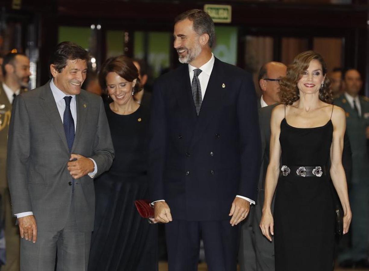 Los Reyes, en Oviedo para los Premios Princesa de Asturias