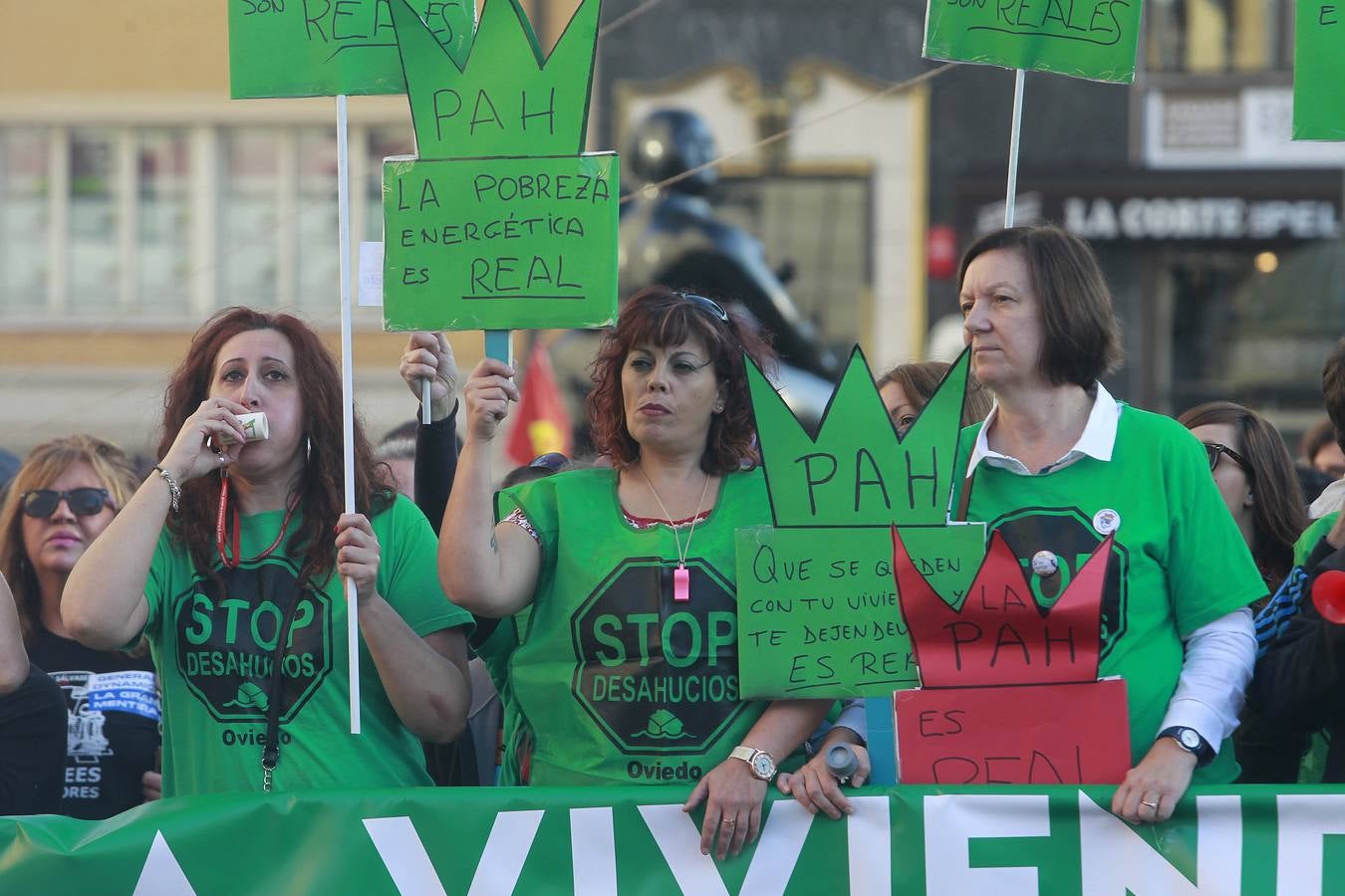 Protestas a la entrada de los Premios Princesa de Asturias