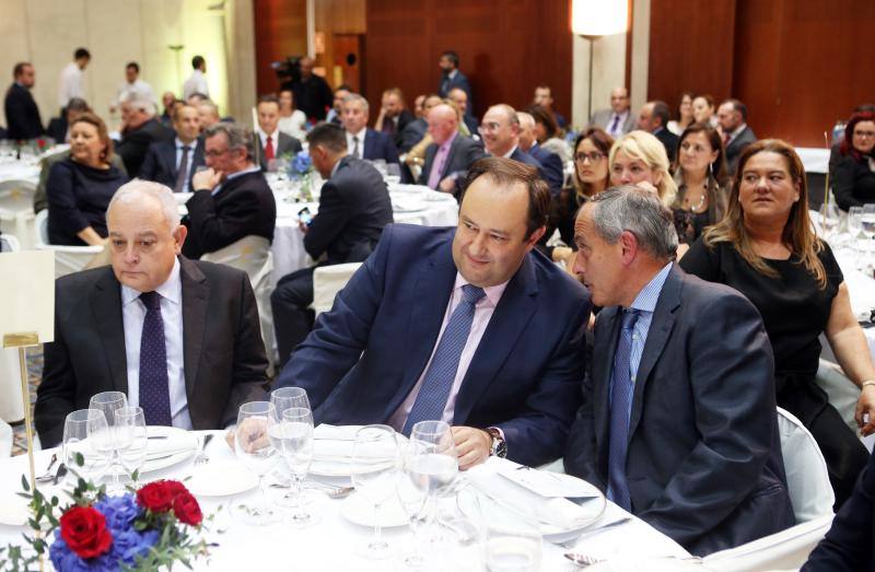 El grupo El Roxu, premio Asturmanager