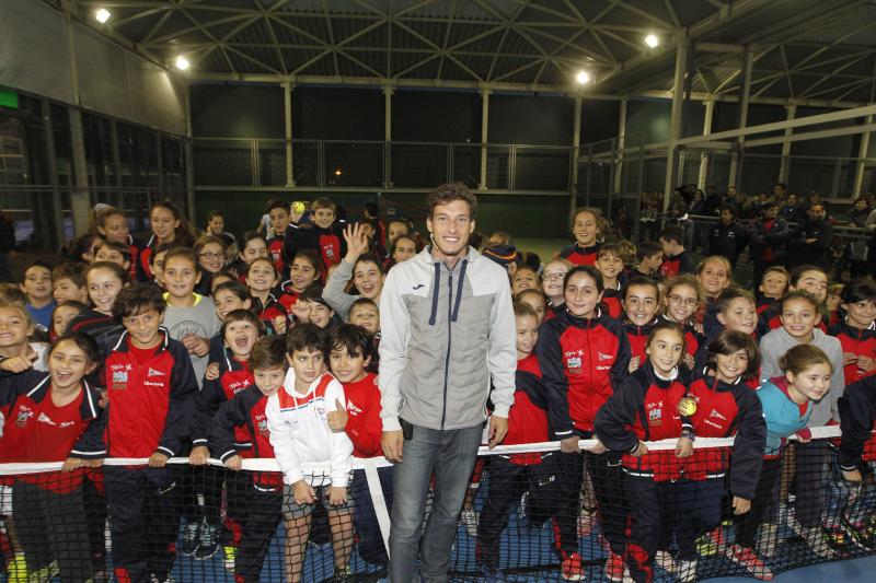 Pablo Carreño recibió la insignia de plata del Grupo Covadonga