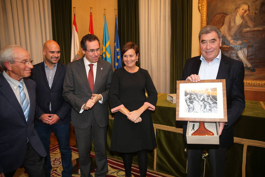 El ciclista Eddy Merckx deja huella en Asturias