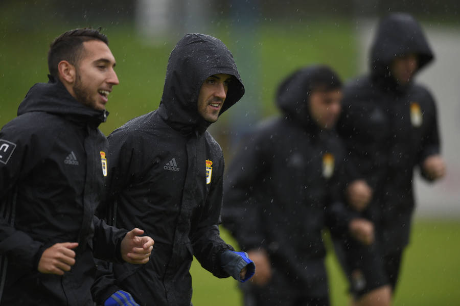 Entrenamiento a puerta cerrada del Real Oviedo