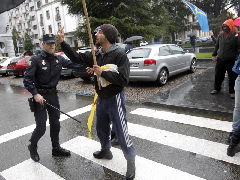 Manifestación contra las reválidas en Oviedo