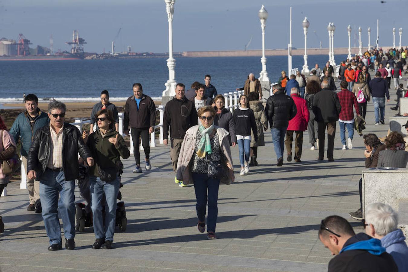 El sol se instala en Asturias en el puente de la Constitución