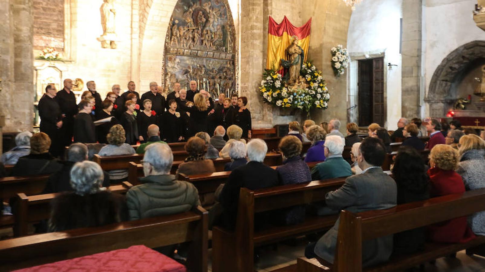 La misa solemne se celebró en la iglesia parroquial de San Nicolás de Bari. 